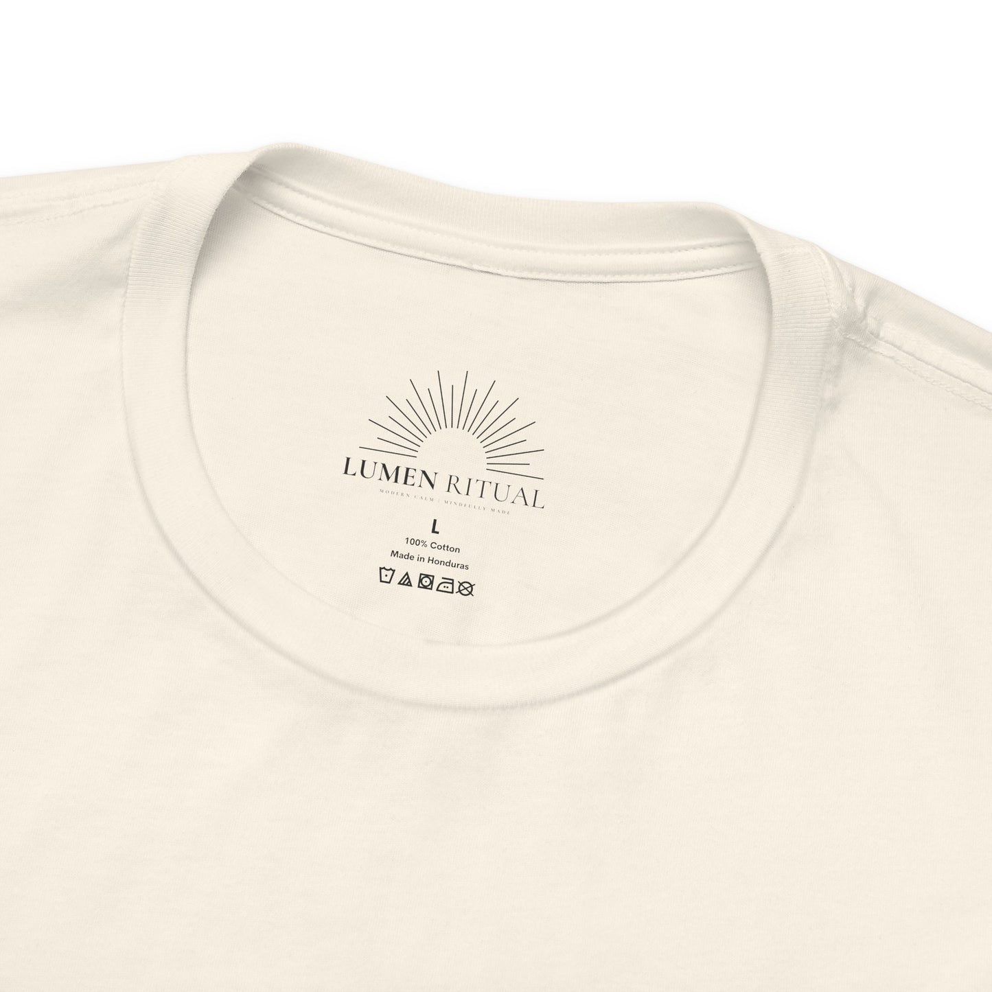 Artistic Feather T-Shirt | Unisex Short Sleeve Tee for Nature Lovers | Casual Wear, Gift for Men/Women, Boho Style, Outdoor Activities